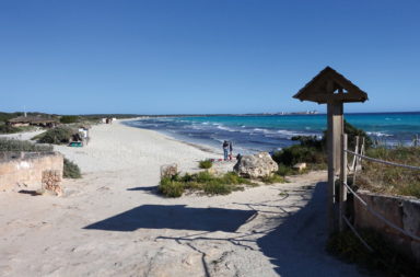 myilands-Endloser Naturstrand Es Trenc - er soll stärker geschützt werden // Foto © picture alliance / ZB